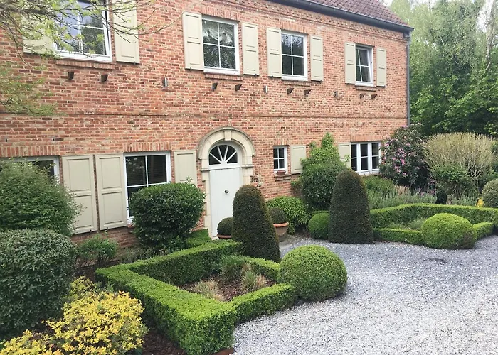 Le Logis Bed & Breakfast *